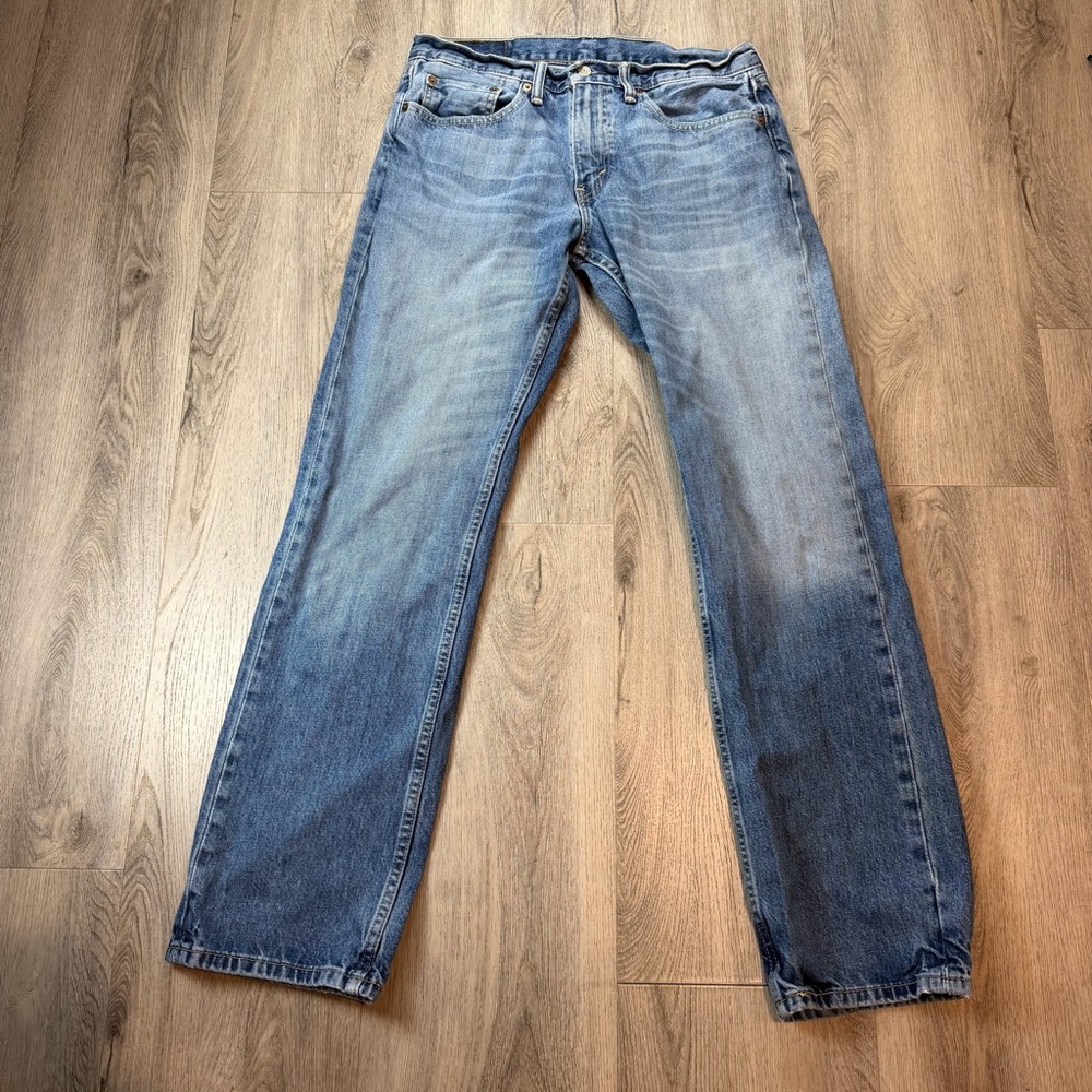 Levis Jeans Mens 31x32 Medium Wash Blue Straight Leg‎ Regular Fit Denim 5 Pocket